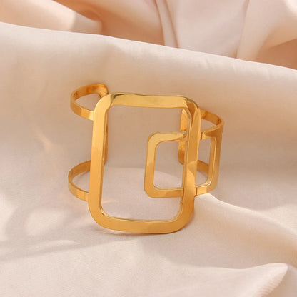 Goldenes geometrisches Armband