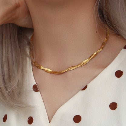 Geflochtene Halskette und Armband