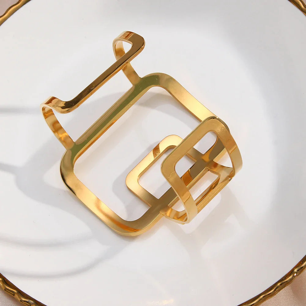 Goldenes geometrisches Armband