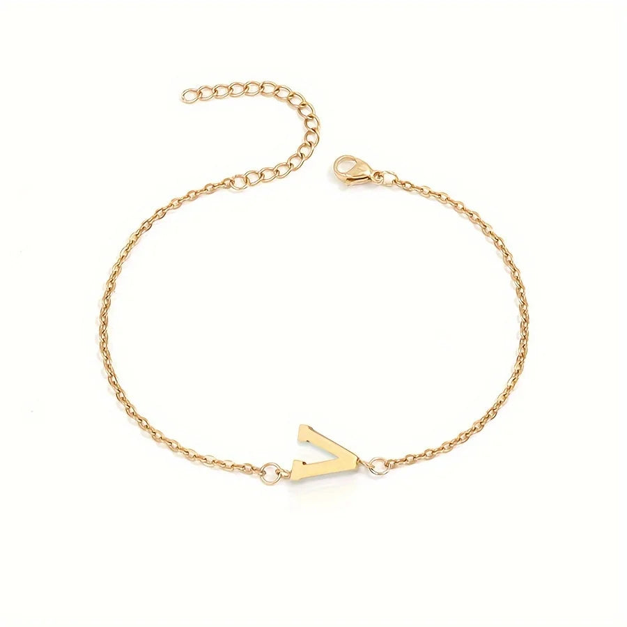 Minimalistisches Armband mit Buchstaben