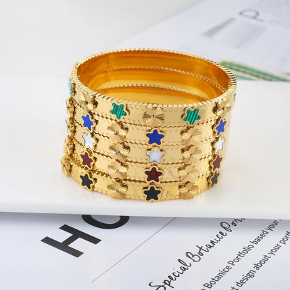Pulseira Flor de Cinco Folhas em Aço Inoxidável Dourado