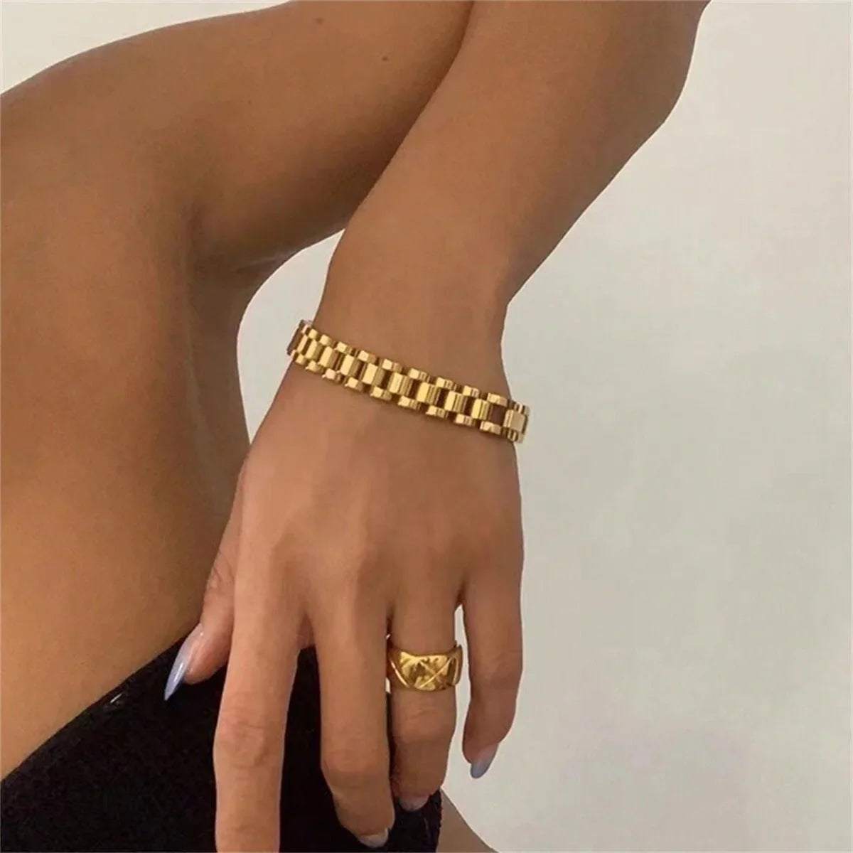 Vintage Armreif mit Goldbeschichtung