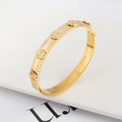 Pulseira Flor de Cinco Folhas em Aço Inoxidável Dourado