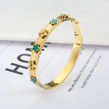 Pulseira Flor de Cinco Folhas em Aço Inoxidável Dourado