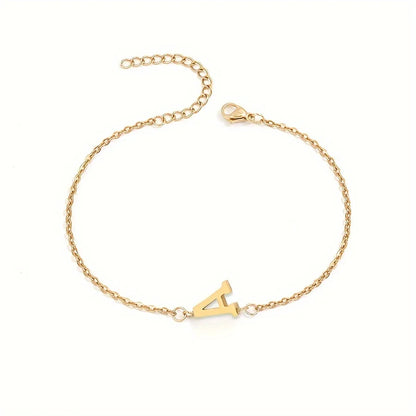Minimalistisches Armband mit Buchstaben
