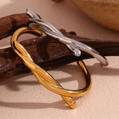 Armband mit gedrehtem Knoten