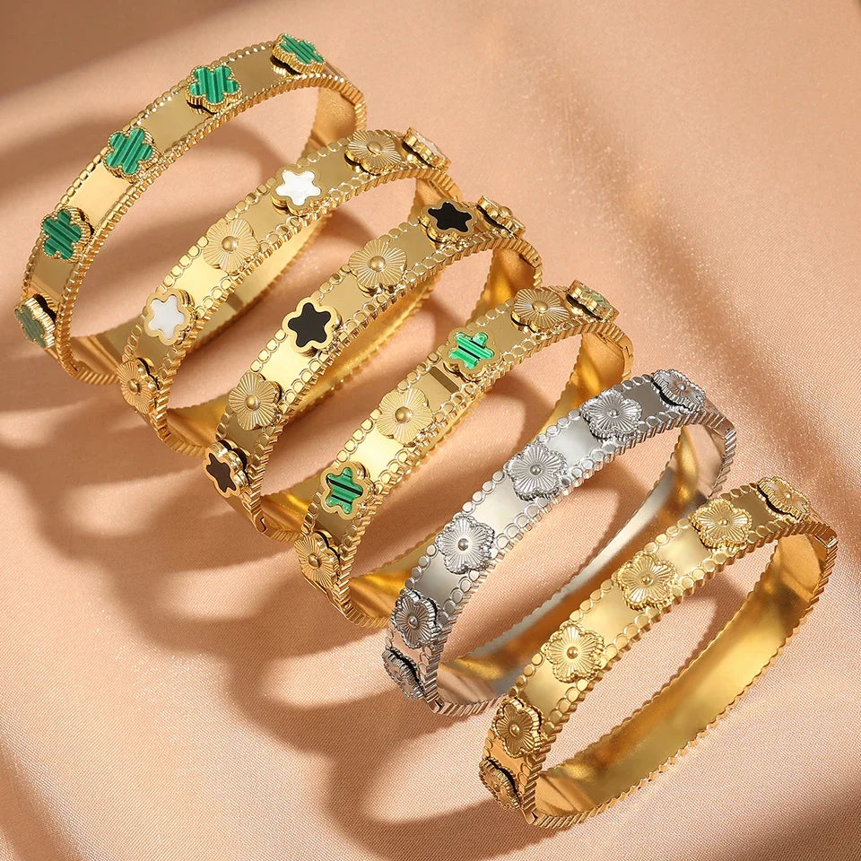 Pulseira Flor de Cinco Folhas em Aço Inoxidável Dourado