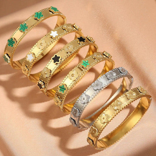 Pulseira Flor de Cinco Folhas em Aço Inoxidável Dourado
