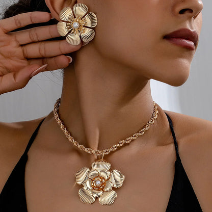 Schmuckset mit floralem Design