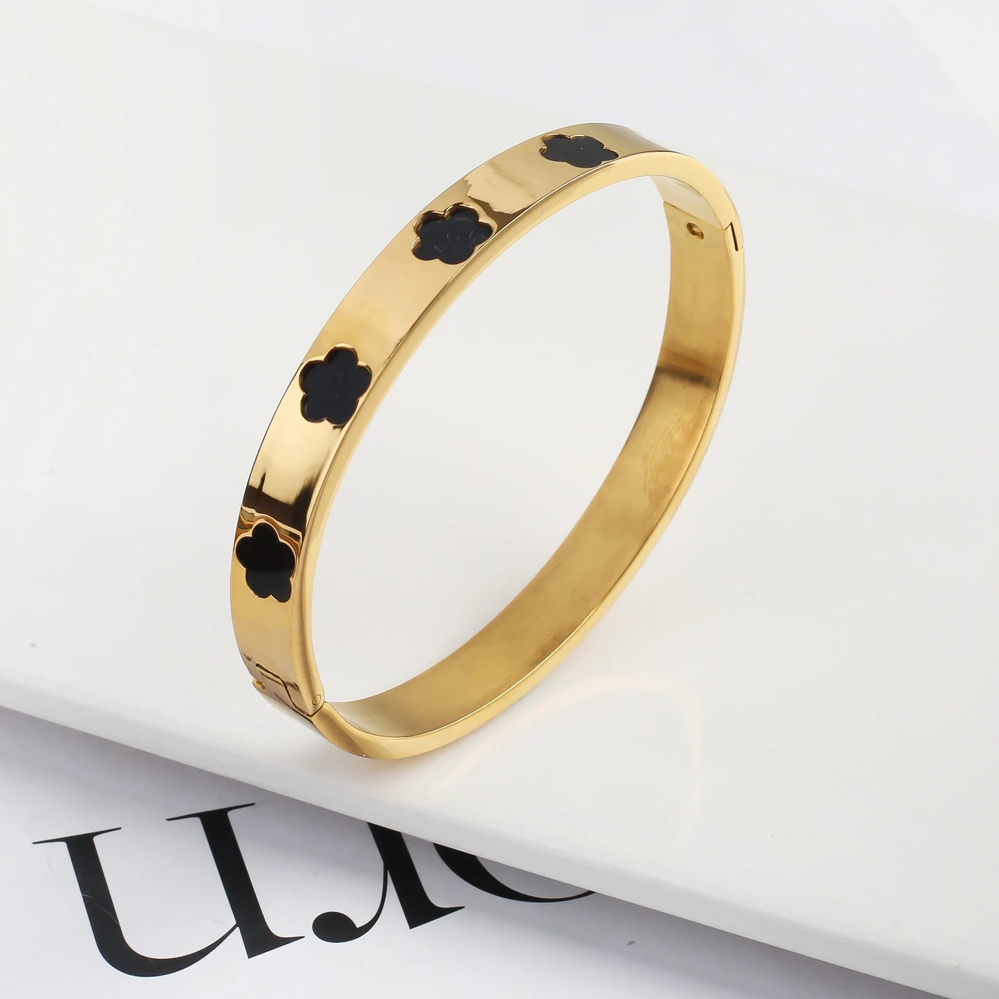 Pulseira Flor de Cinco Folhas em Aço Inoxidável Dourado