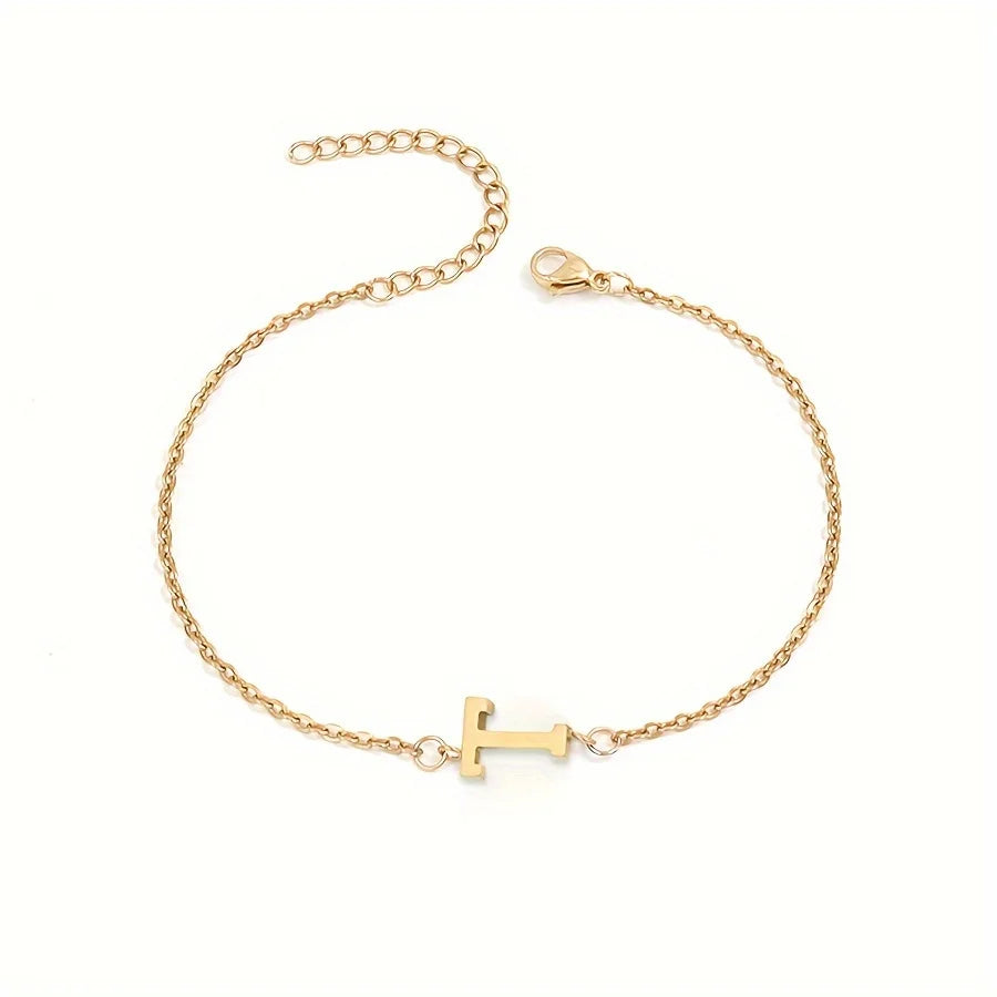 Minimalistisches Armband mit Buchstaben