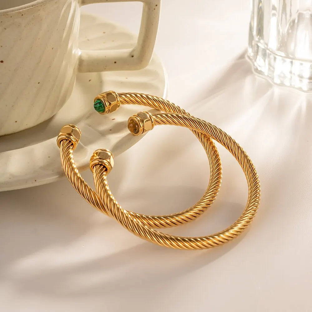 Gedrehtes Faden-Armband
