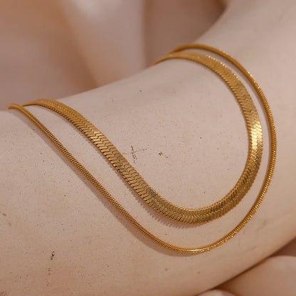 Minimalistisches vergoldetes Armband
