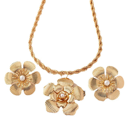 Schmuckset mit floralem Design