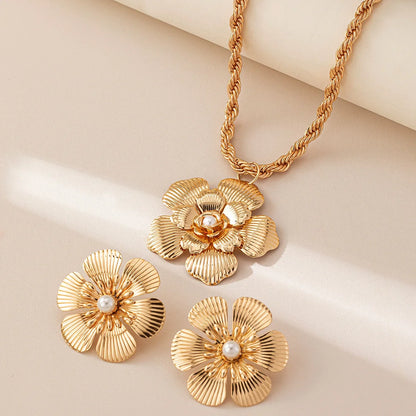 Schmuckset mit floralem Design