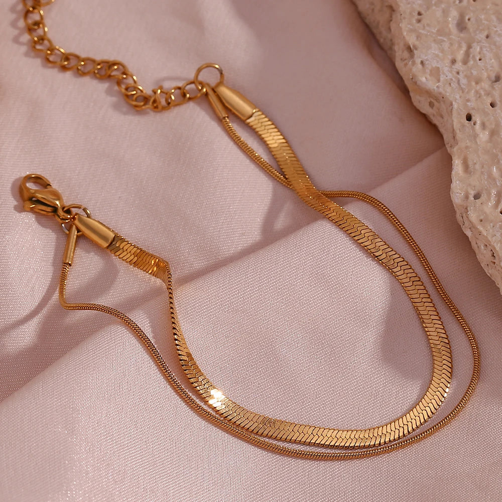 Minimalistisches vergoldetes Armband