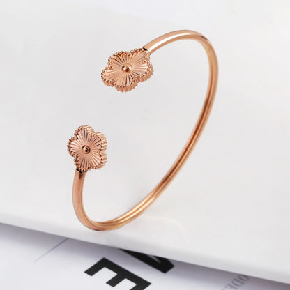 Pulseira Flor de Cinco Folhas em Aço Inoxidável Dourado
