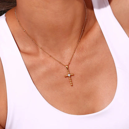 Kreuz Halskette mit Zirkonia